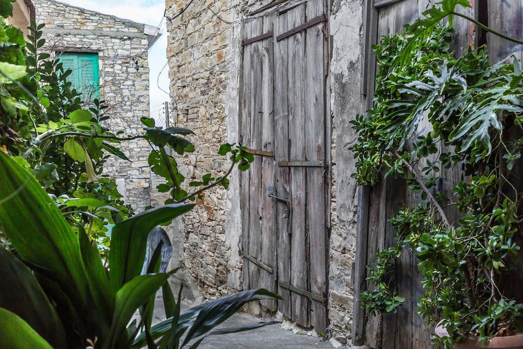 Redblue Door Two Traditional Listed Houses Lefkara Exterior foto